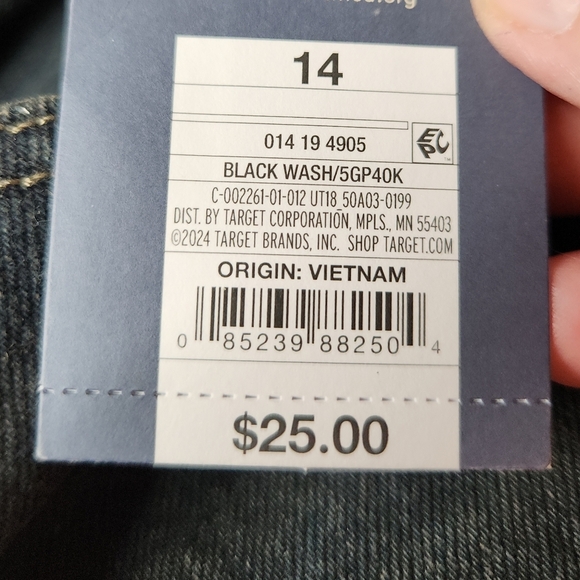 Women's Mid-Rise 90's Baggy Jean Shorts - Universal Thread Black Wash 14 - Picture 11 of 16